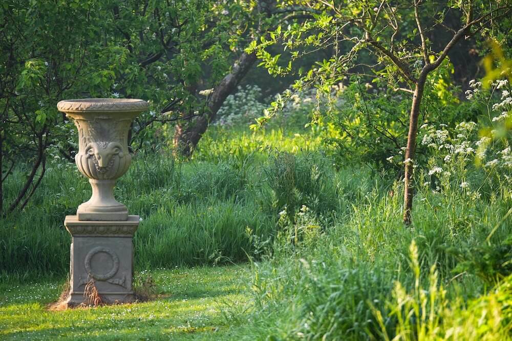 Orchard House Cornwall lillies room configured as two single beds